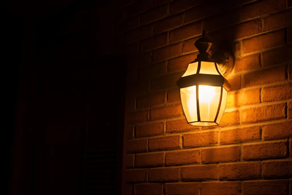 How to Choose an Outdoor Lighting Fixture