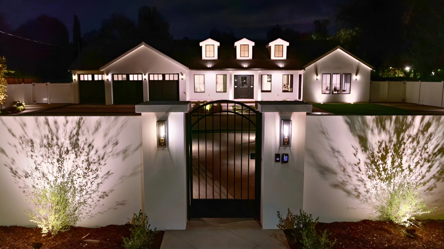 Landscape Lighting Woodland Hills Image