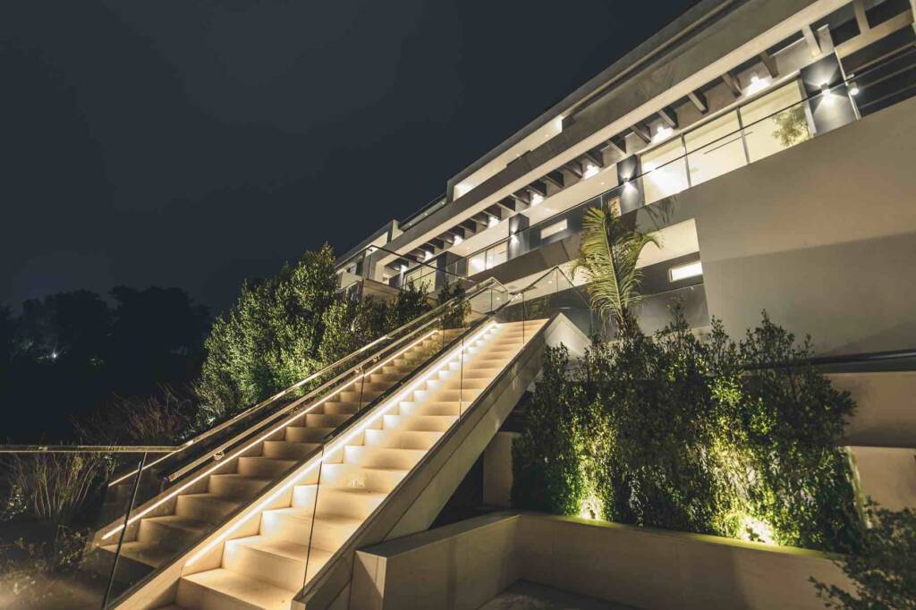 Best Outdoor Lighting Services in Los Angeles